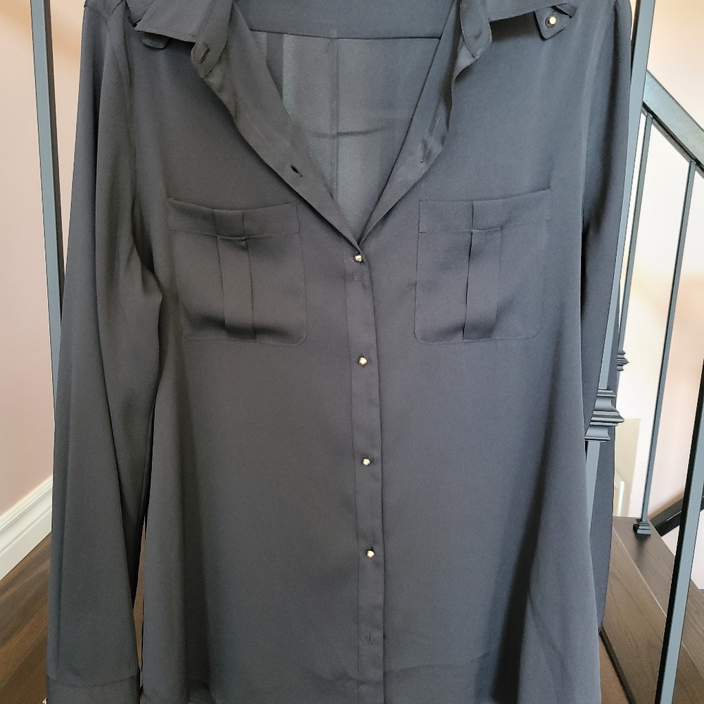 Black Ivanka Trump shirt